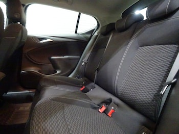 Used Vauxhall Astra 2017 for sale - 75945003: Photo