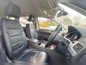 Used Volkswagen Touareg 2015 for sale - 76565402: Photo