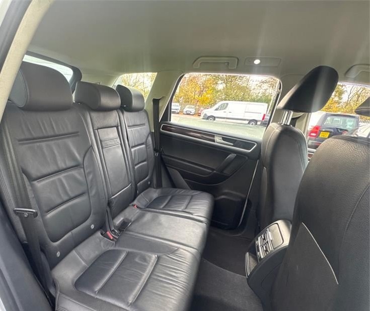 Used Volkswagen Touareg 2015 for sale - 76565402: Photo 4