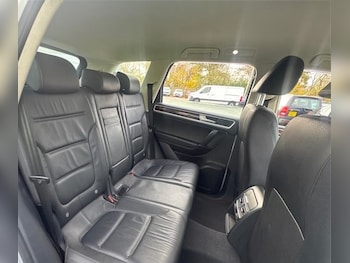 Used Volkswagen Touareg 2015 for sale - 76565402: Photo