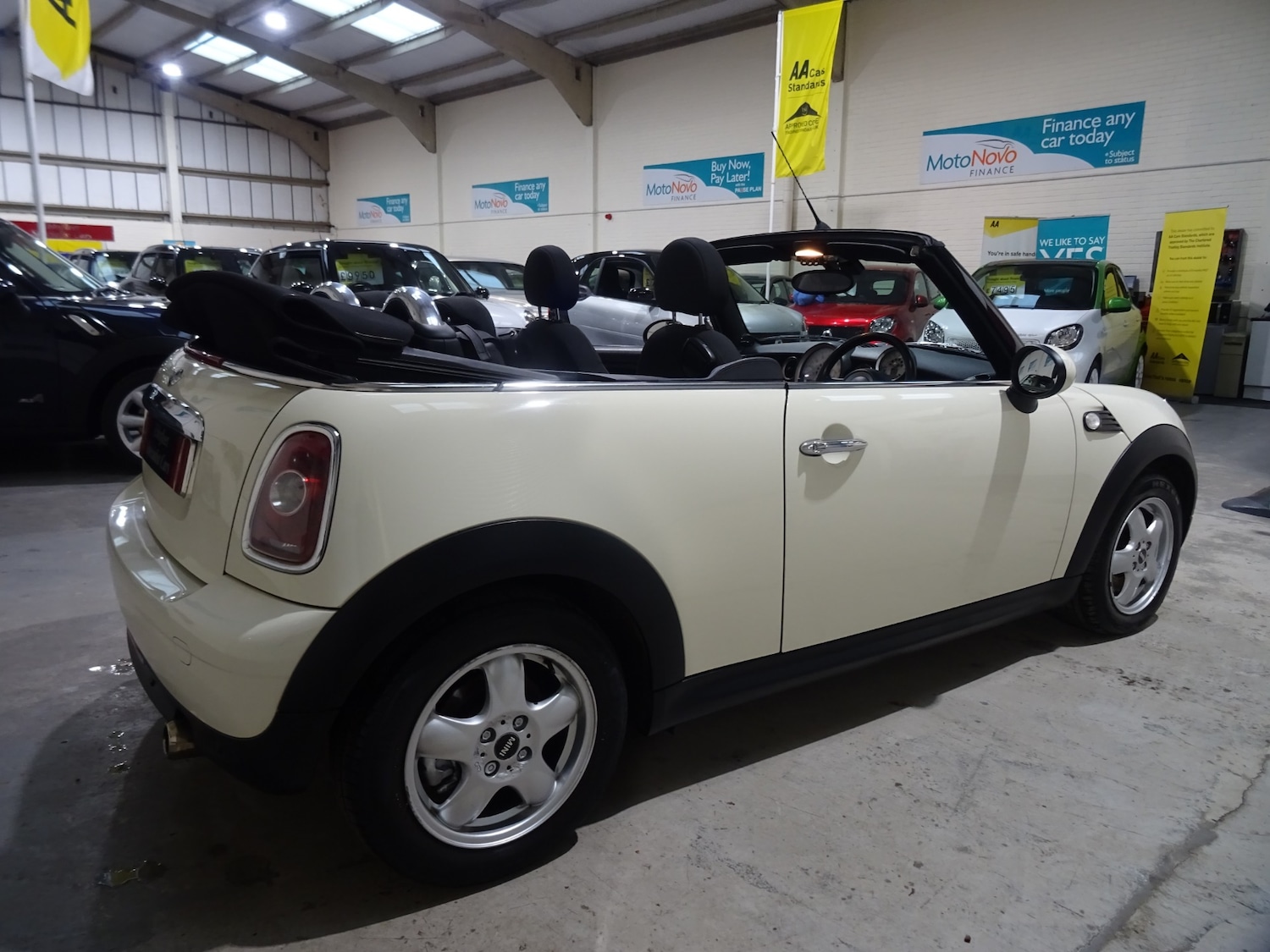 Used MINI Convertible 2010 for sale - 76374504: Photo 11