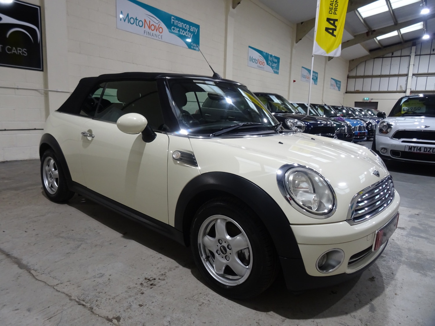 Used MINI Convertible 2010 for sale - 76374504: Photo 15