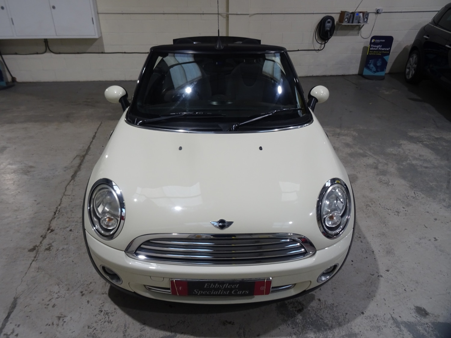 Used MINI Convertible 2010 for sale - 76374504: Photo 27