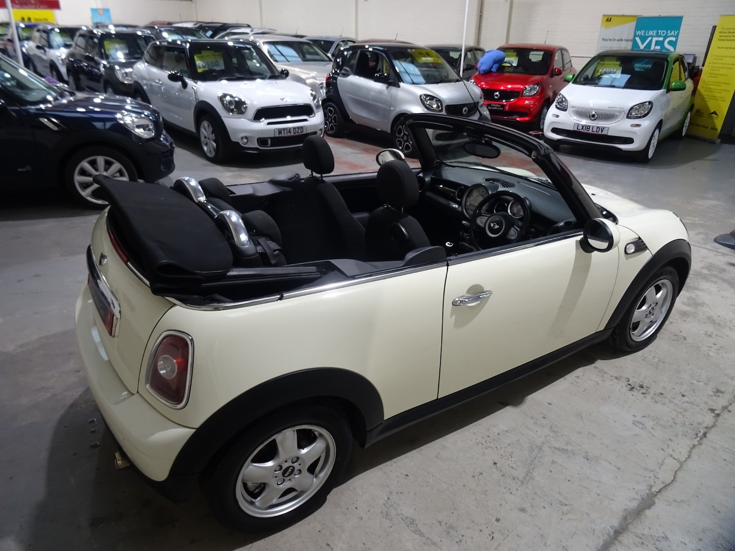 Used MINI Convertible 2010 for sale - 76374504: Photo 28