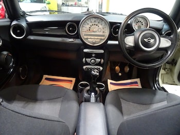 Used MINI Convertible 2010 for sale - 76374504: Photo