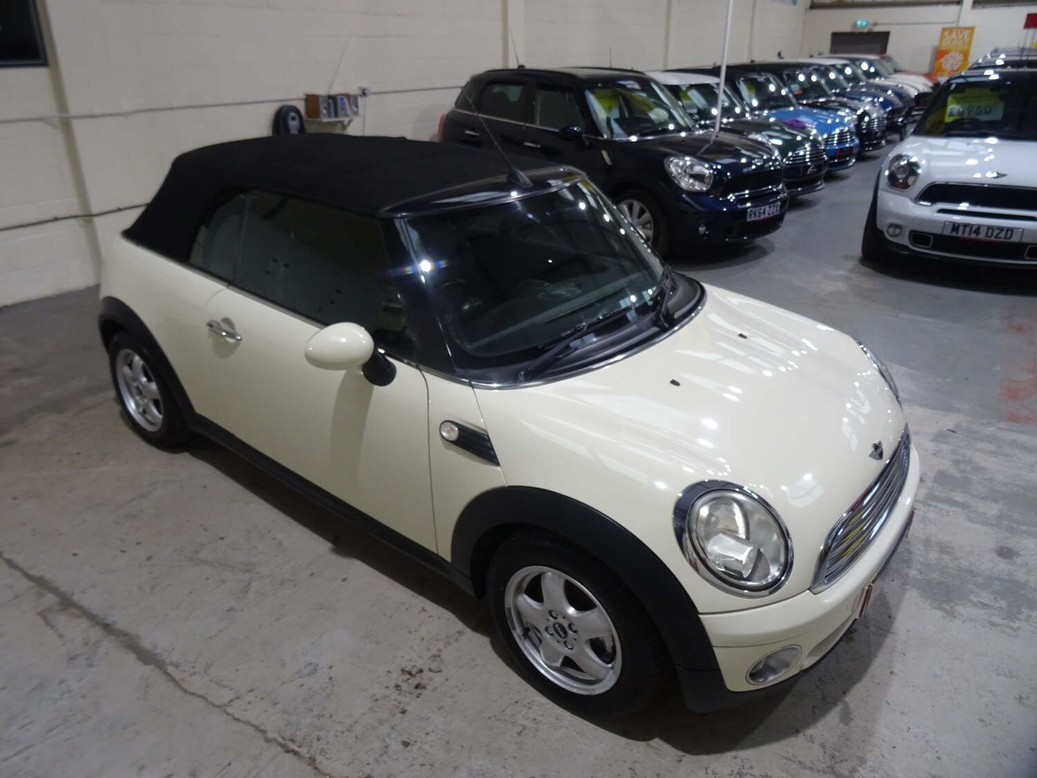 Used MINI Convertible 2010 for sale - 76374504: Photo 39