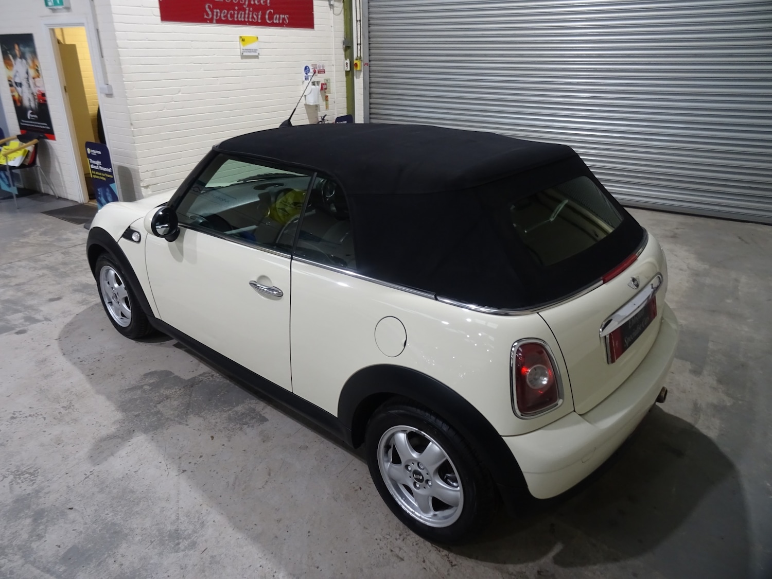 Used MINI Convertible 2010 for sale - 76374504: Photo 43