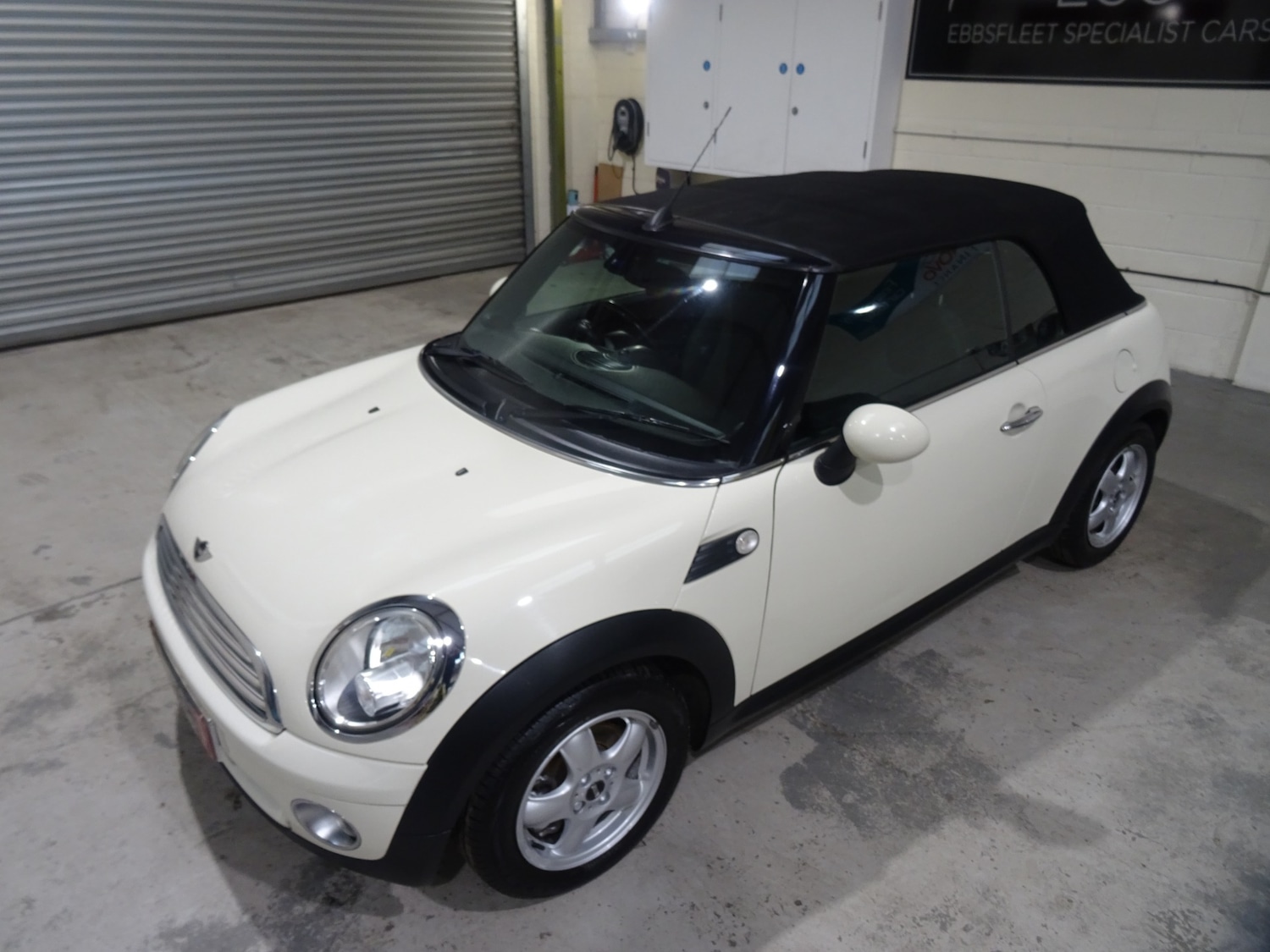 Used MINI Convertible 2010 for sale - 76374504: Photo 44