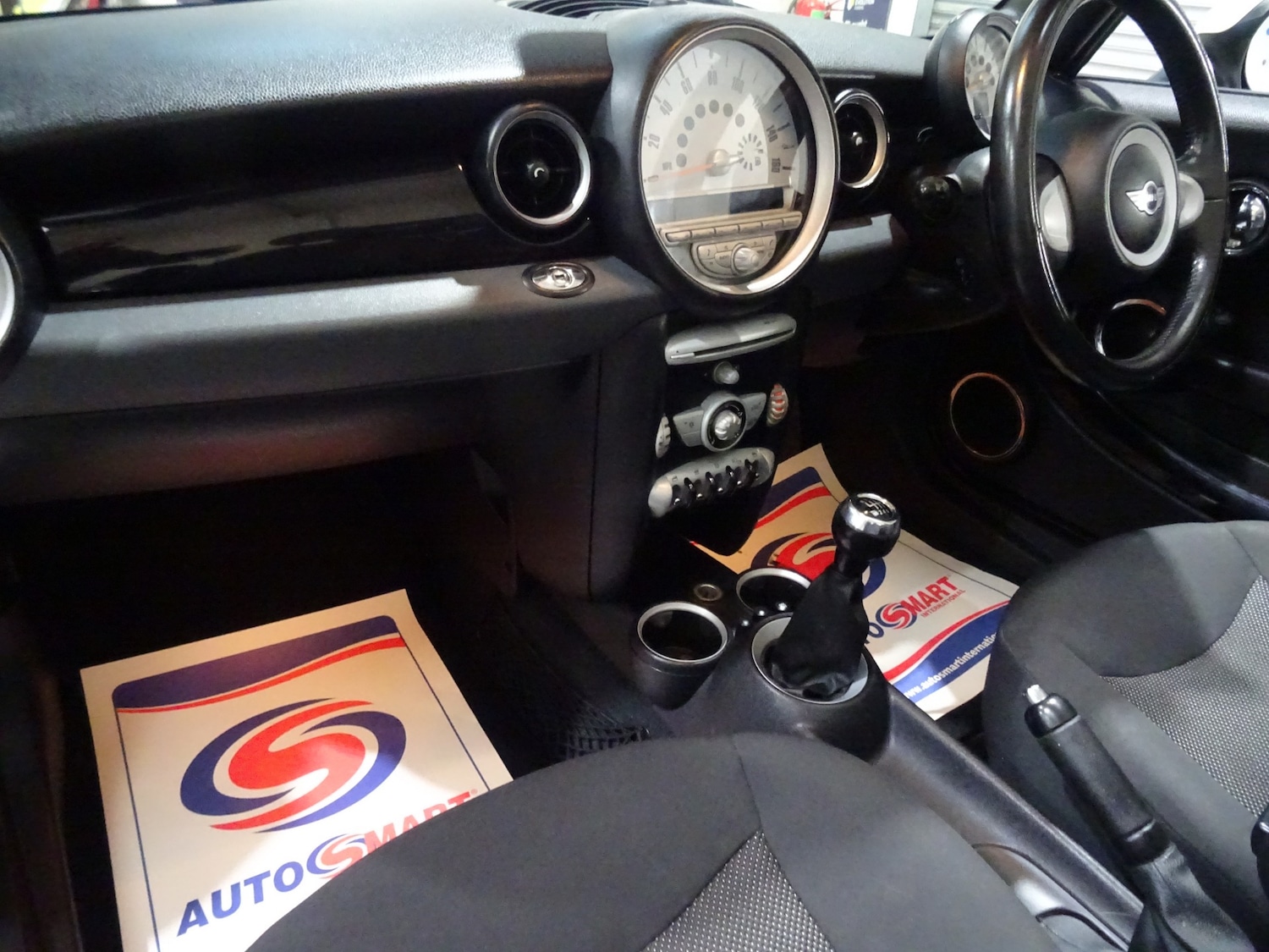 Used MINI Convertible 2010 for sale - 76374504: Photo 5