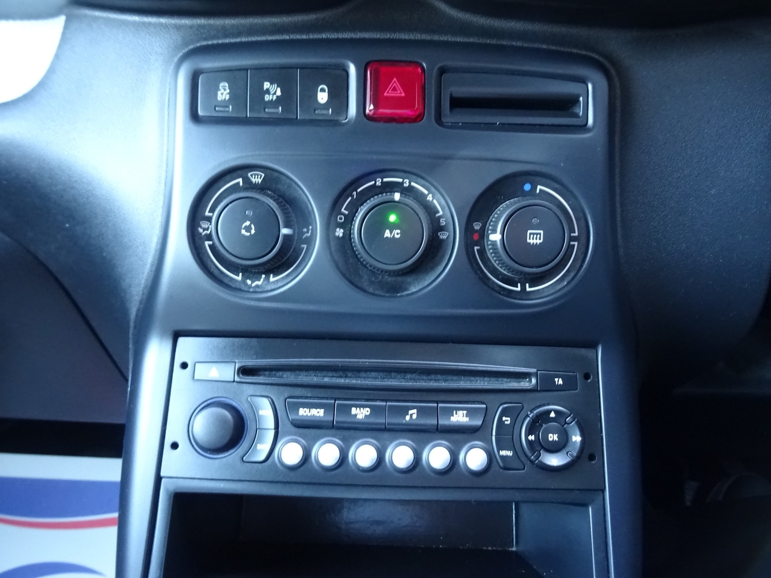 Used Citroen C3 Picasso 2016 for sale - 76791936: Photo 4