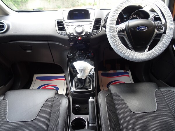 Used Ford Fiesta 2015 for sale - 74743431: Photo 2