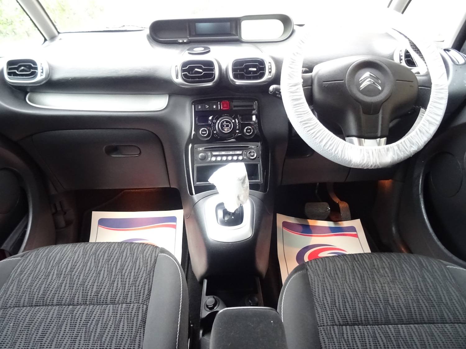 Used Citroen C3 Picasso 2013 for sale - 76343040: Photo 2