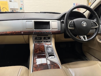 Used Jaguar XF 2013 for sale - 78817700: Photo