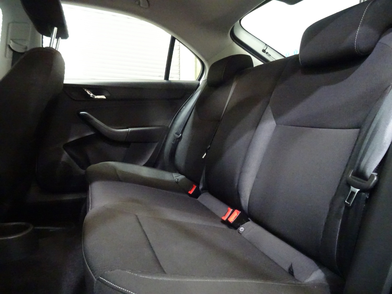 Used Skoda Rapid 2015 for sale - 76778110: Photo 3