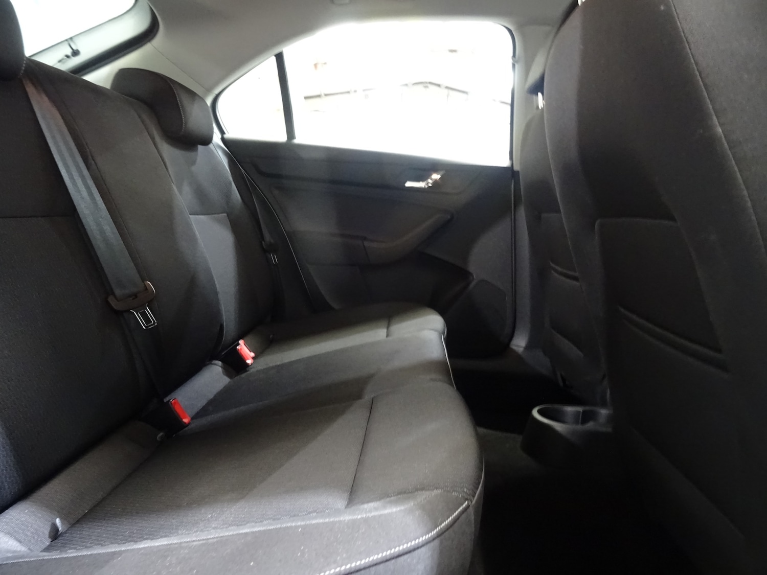 Used Skoda Rapid 2015 for sale - 76778110: Photo 4