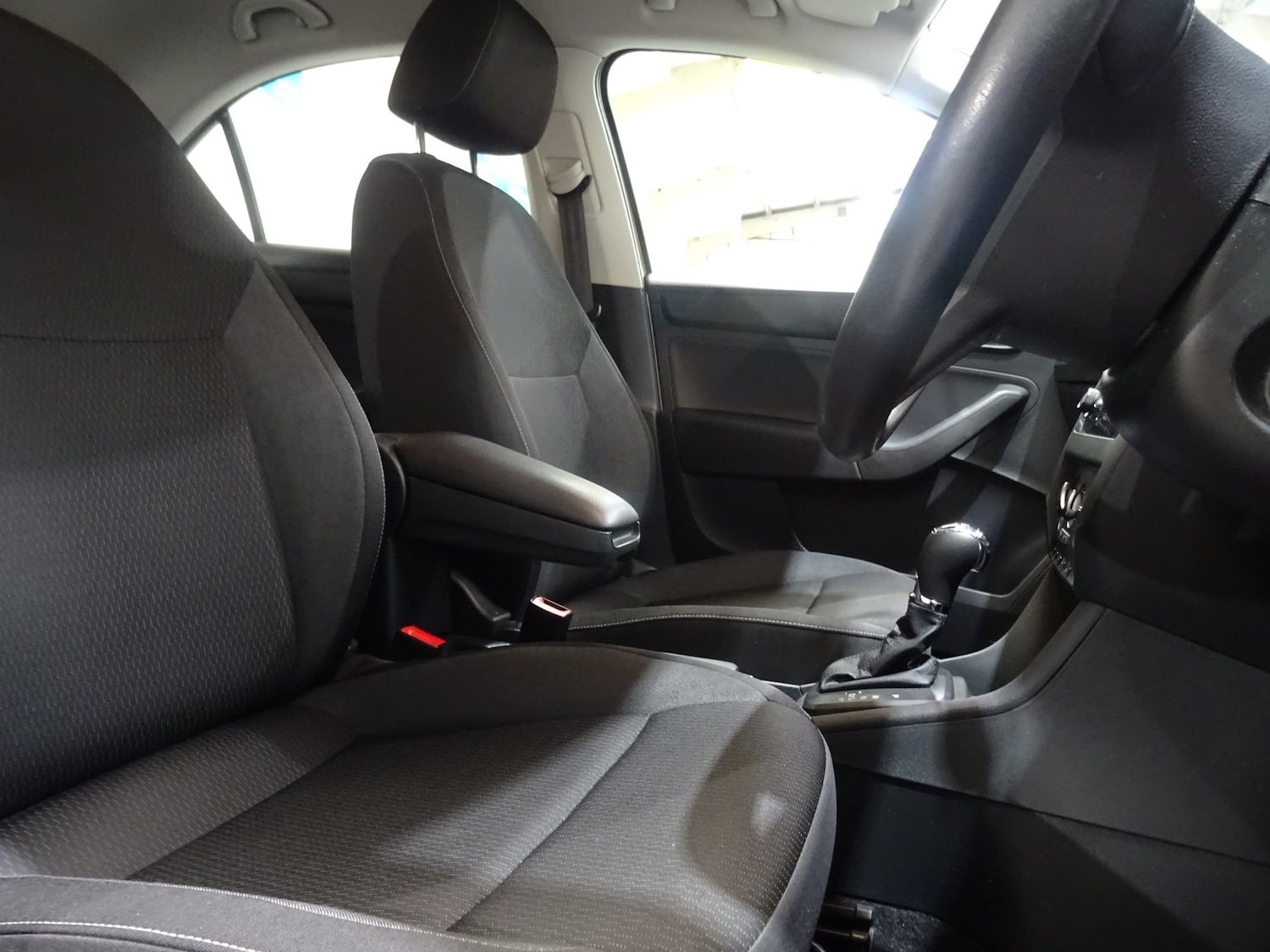 Used Skoda Rapid 2015 for sale - 76778110: Photo 5