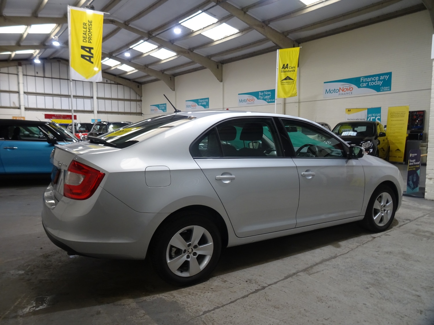 Used Skoda Rapid 2015 for sale - 76778110: Photo 7