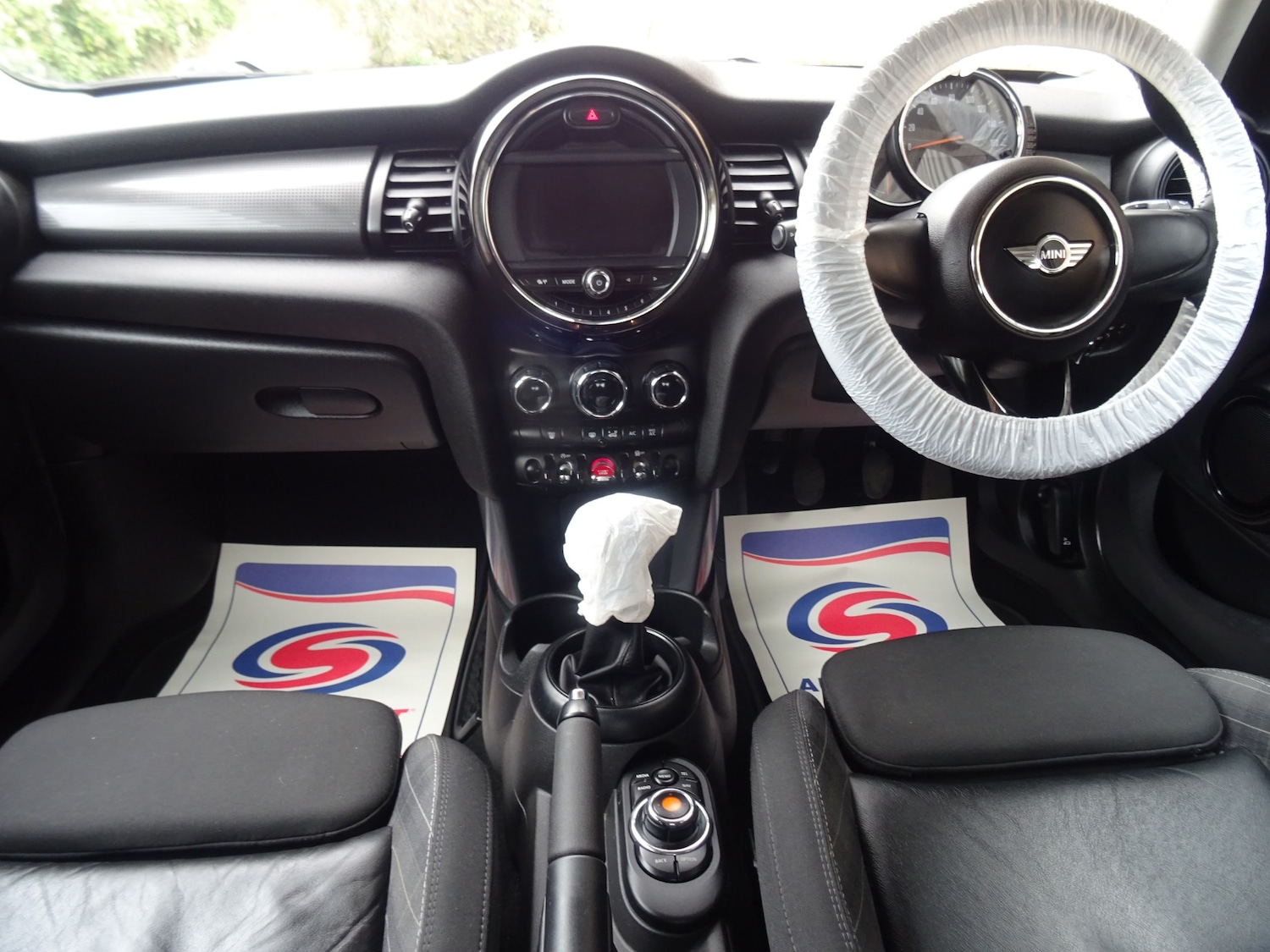 Used MINI Hatch 2014 for sale - 76017457: Photo 2