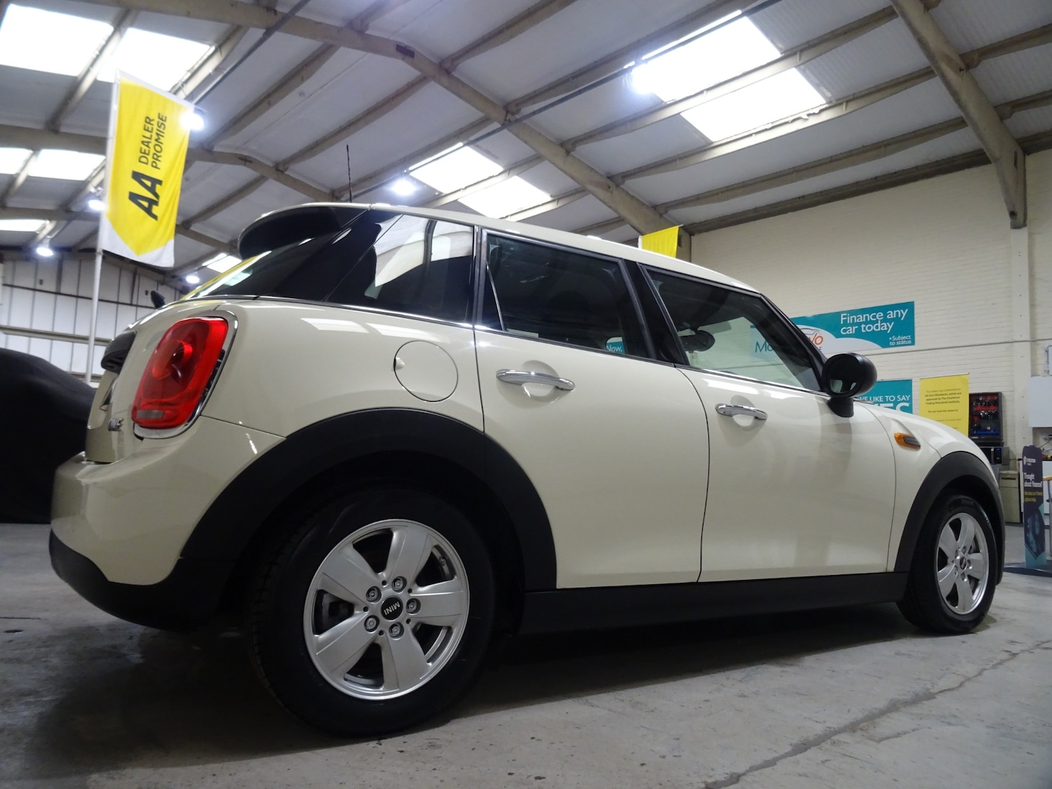 Used MINI Hatch 2014 for sale - 76017457: Photo 33