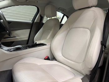 Used Jaguar XE 2018 for sale - 79504461: Photo