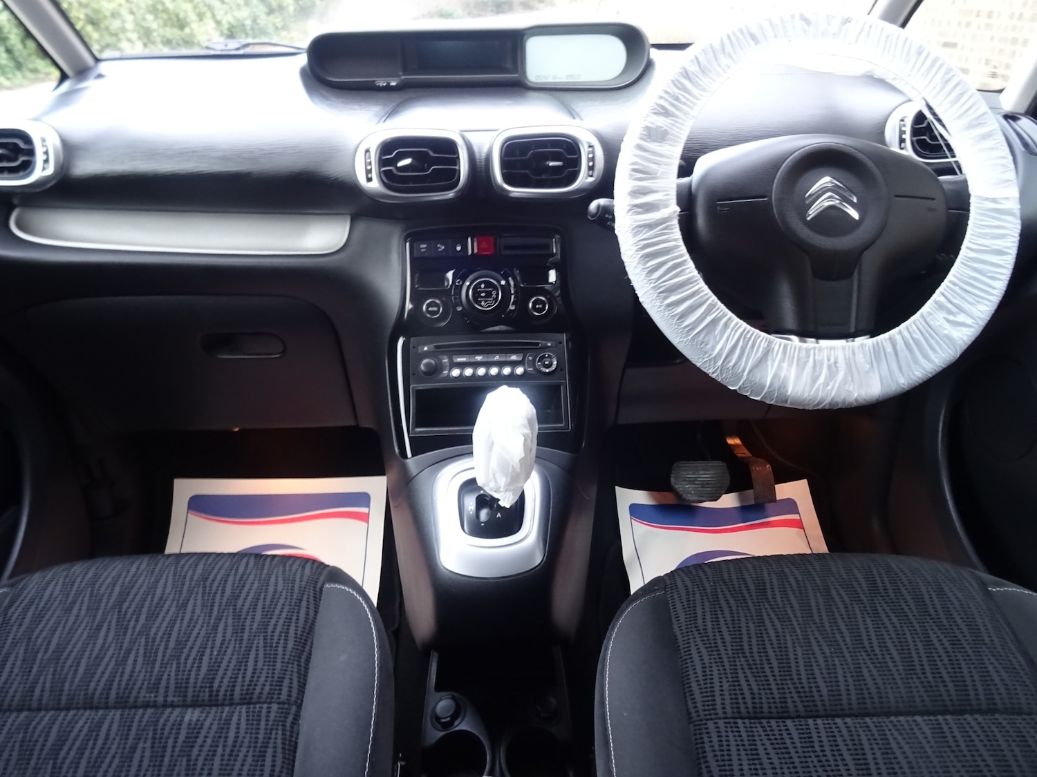 Used Citroen C3 Picasso 2013 for sale - 76374073: Photo 2