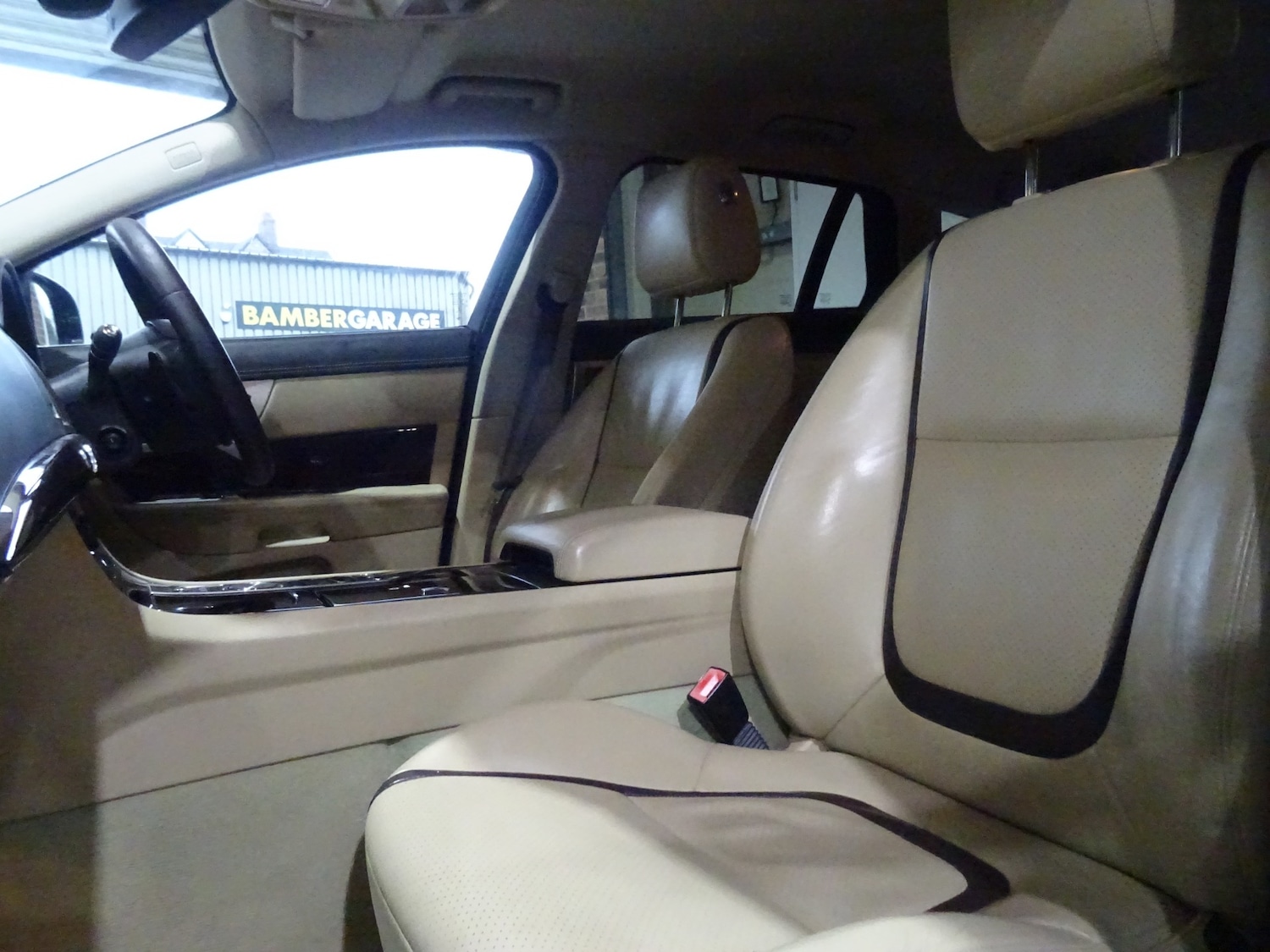 Used Jaguar XF 2015 for sale - 77198585: Photo 2