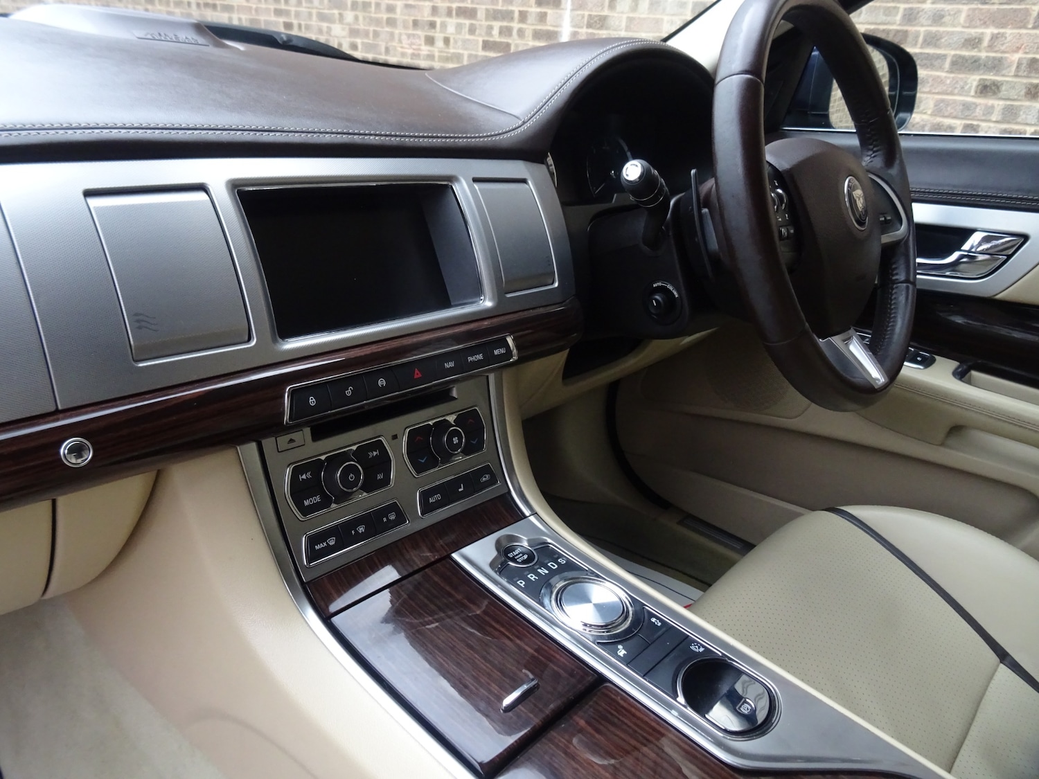 Used Jaguar XF 2015 for sale - 77198585: Photo 26