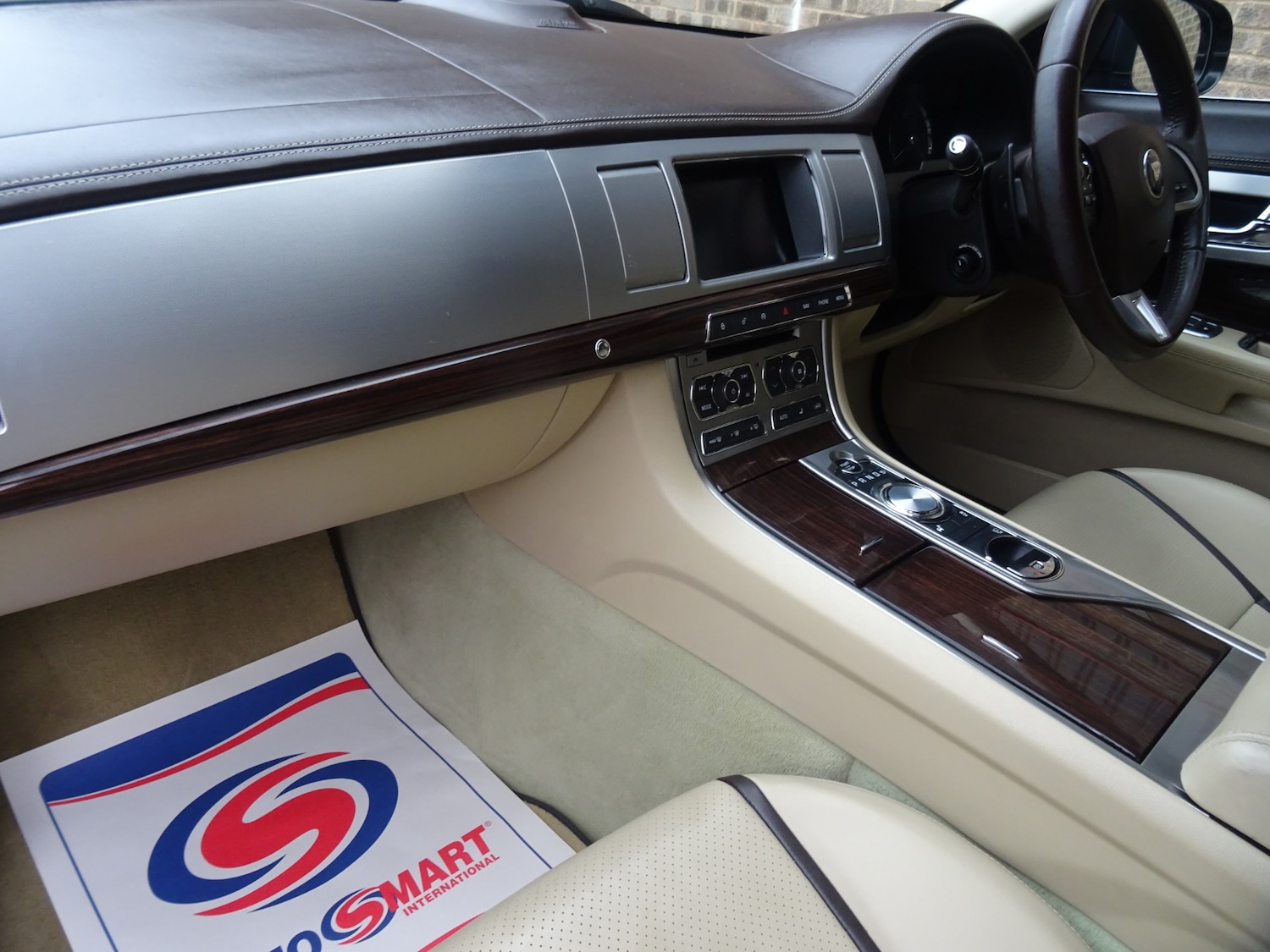 Used Jaguar XF 2015 for sale - 77198585: Photo 28