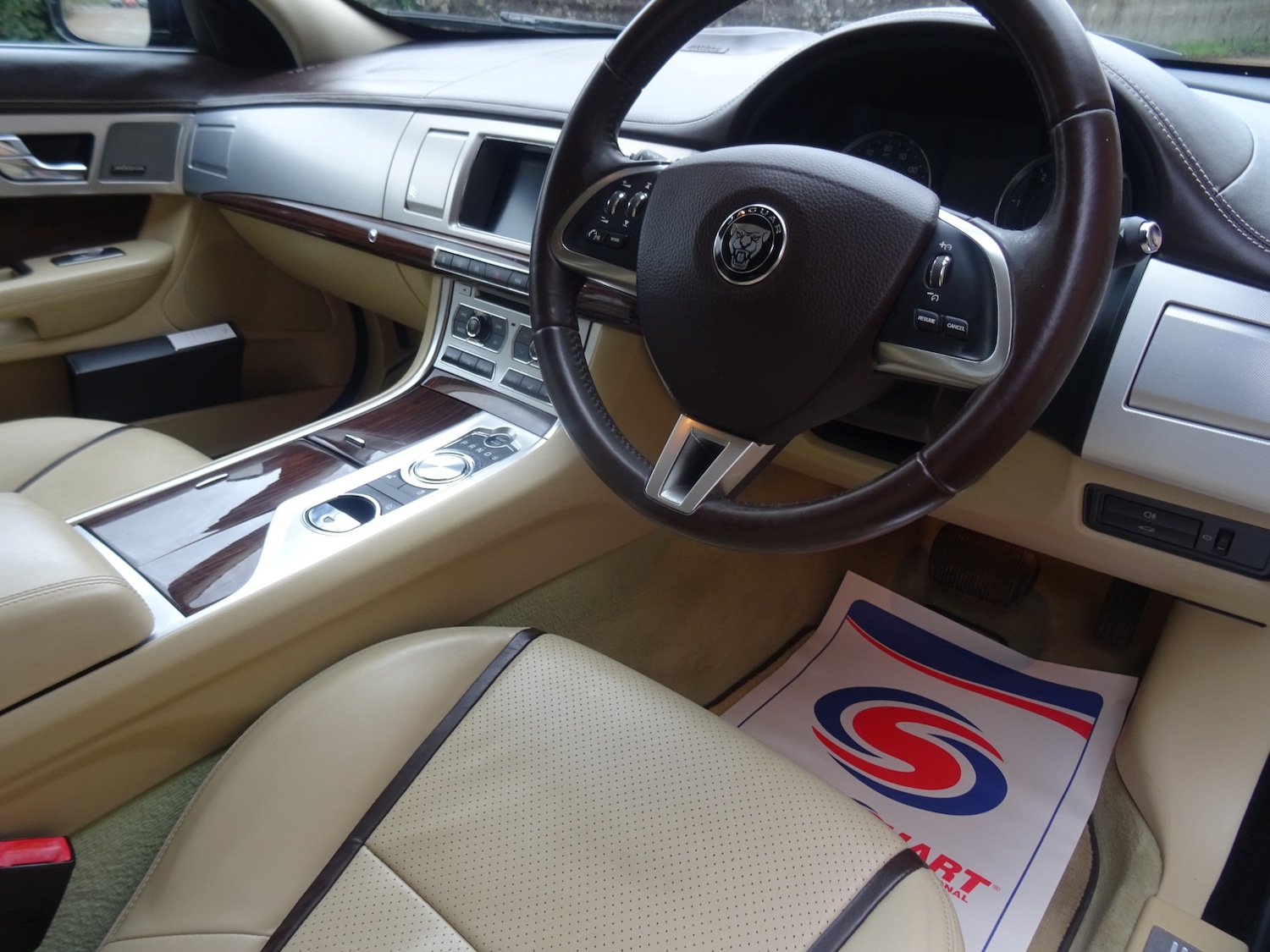 Used Jaguar XF 2015 for sale - 77198585: Photo 32