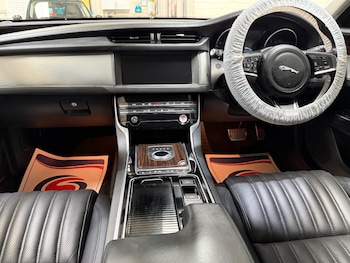 Used Jaguar XF 2018 for sale - 79445565: Photo