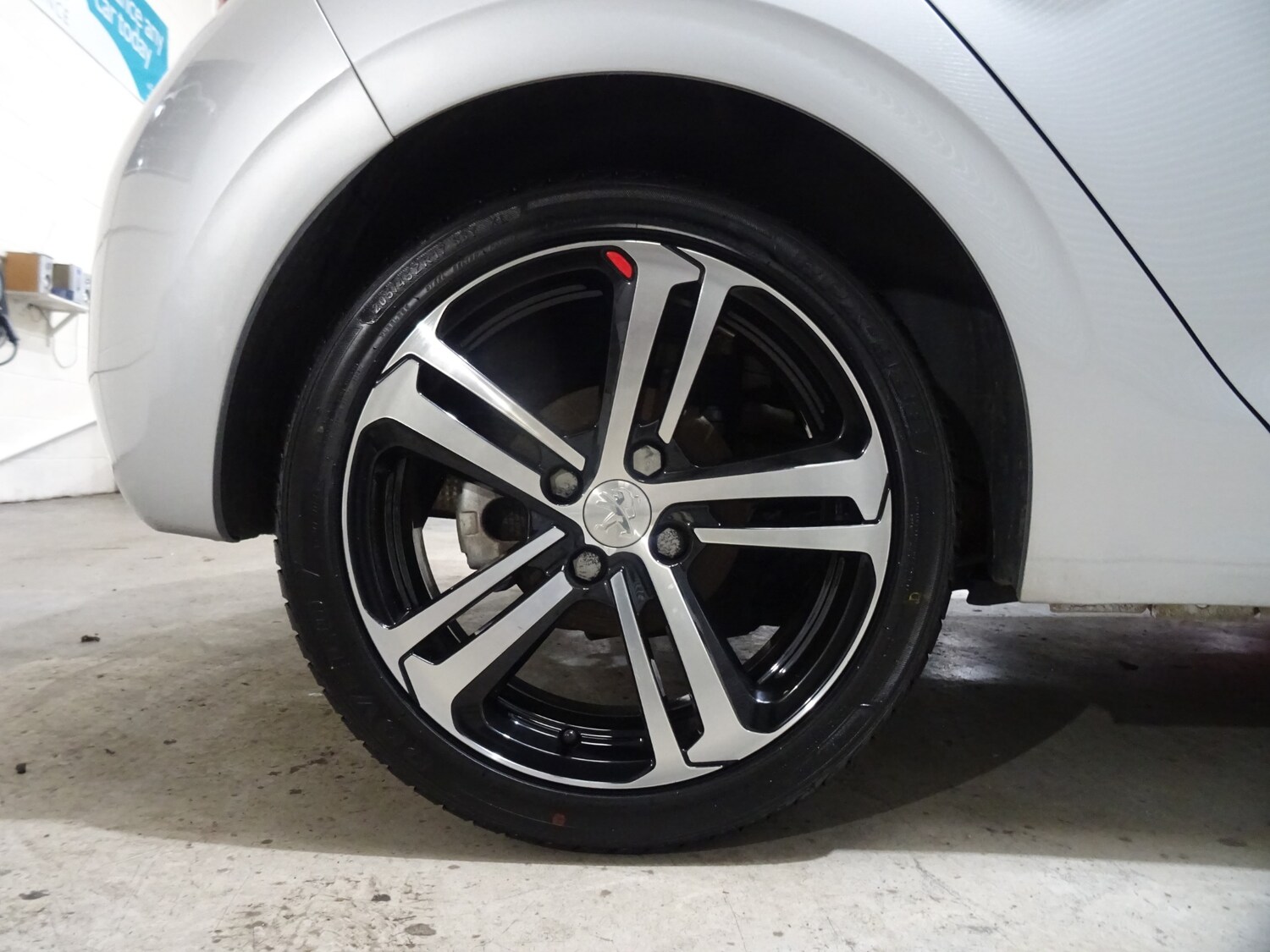 Used Peugeot 208 2018 for sale - 77416829: Photo 39