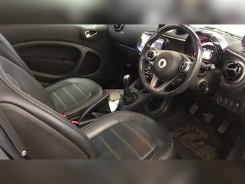 Used smart fortwo 2017 for sale - 76242789: Photo 2
