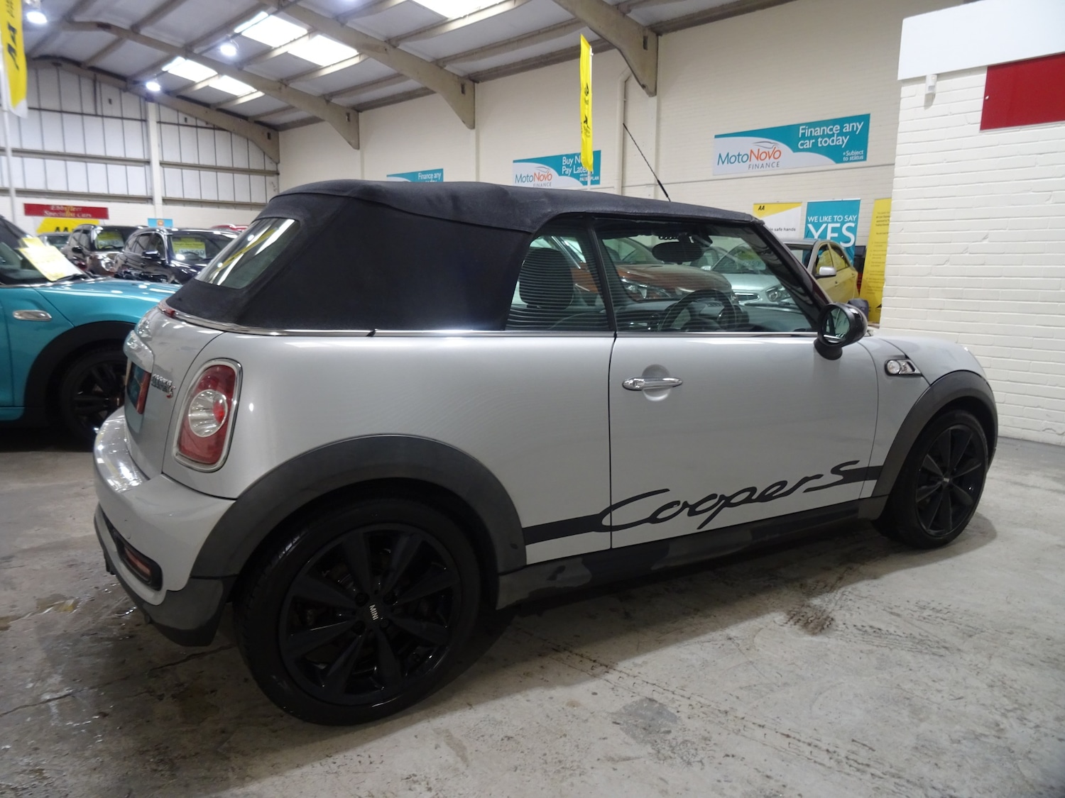 Used MINI Convertible 2013 for sale - 77675797: Photo 13