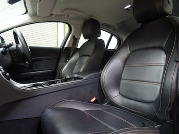 Used Jaguar XE 2015 for sale - 75689289: Photo