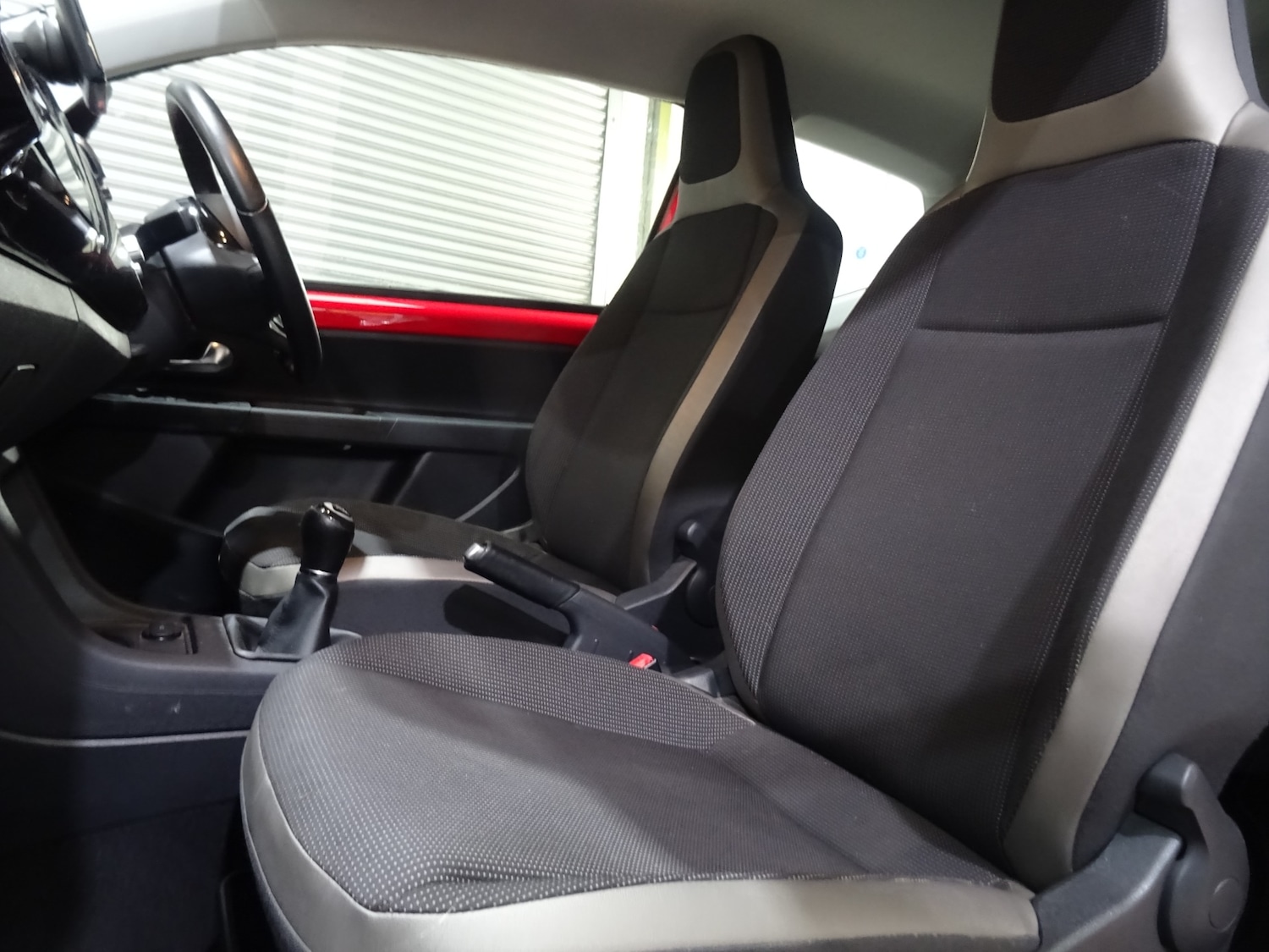 Used Volkswagen up! 2014 for sale - 77630873: Photo 2