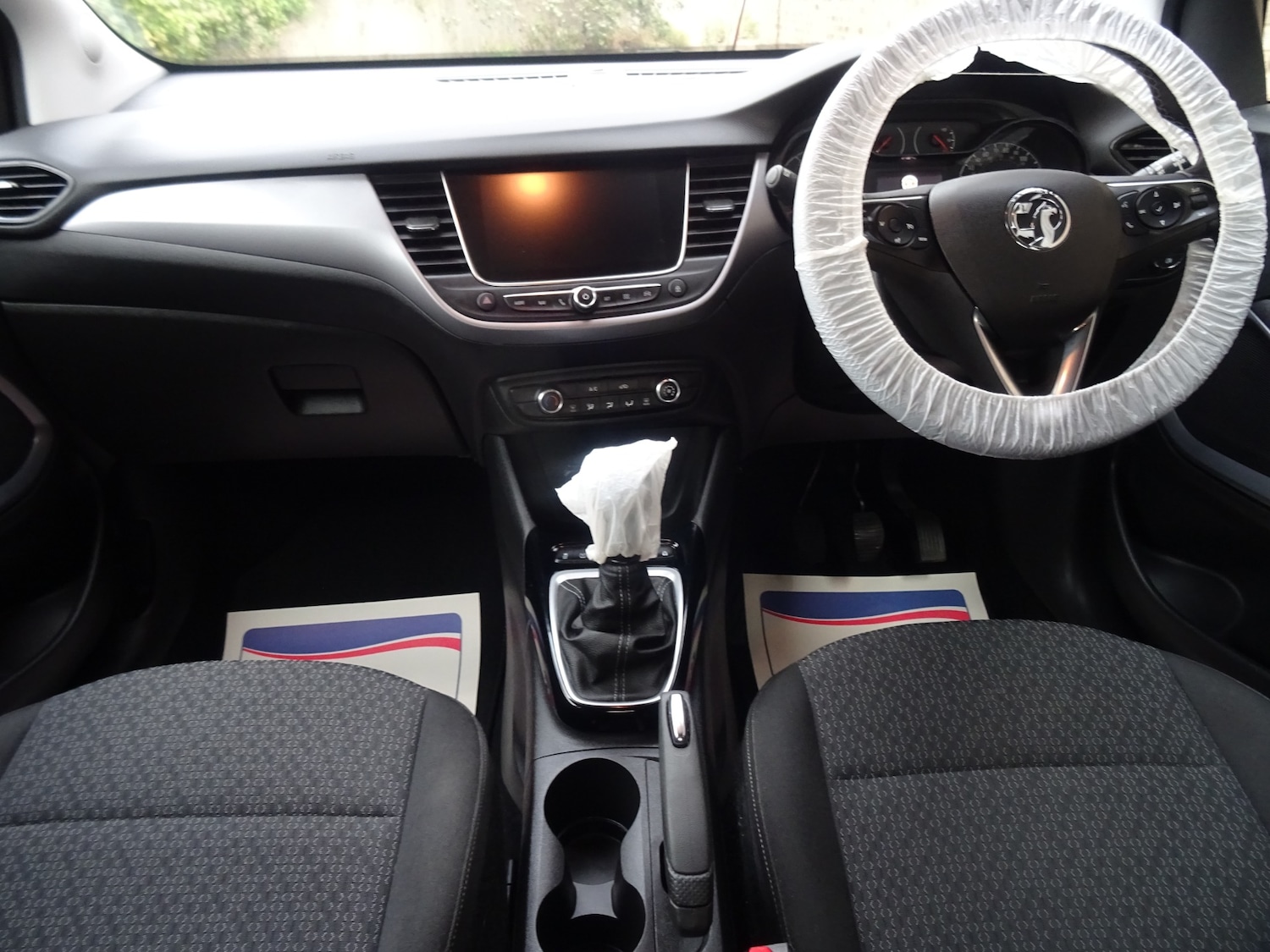 Used Vauxhall Crossland X 2019 for sale - 76332320: Photo 2