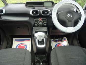Used Citroen C3 Picasso 2017 for sale - 74764412: Photo