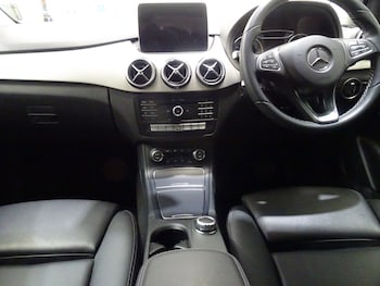Used Mercedes-Benz B Class 2017 for sale - 77934458: Photo