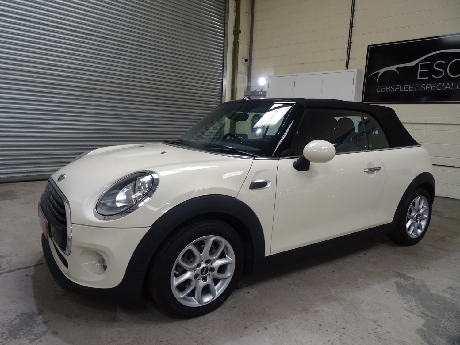 Used MINI Convertible 2017 for sale - 77934106: Photo 15