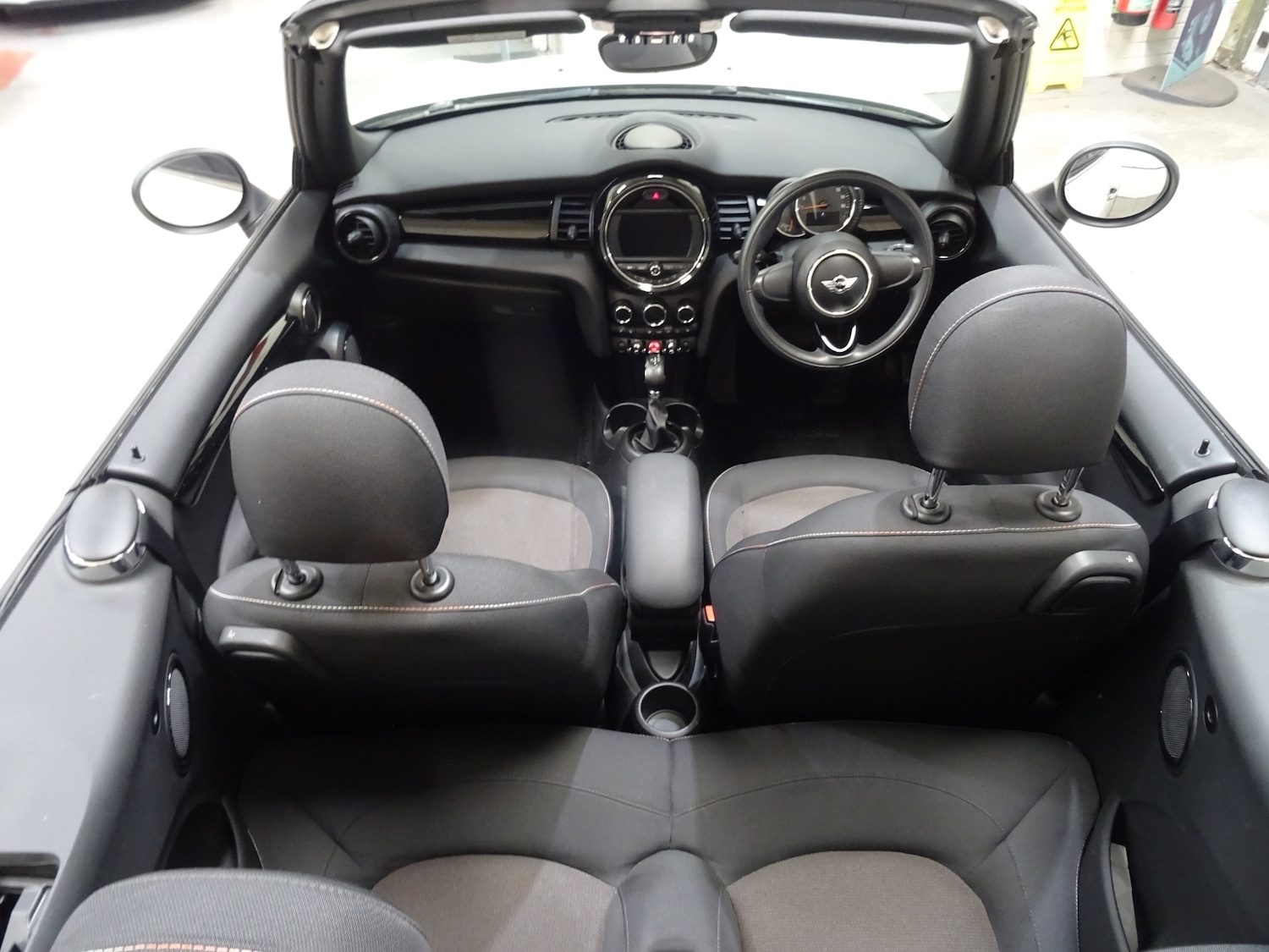 Used MINI Convertible 2017 for sale - 77934106: Photo 4