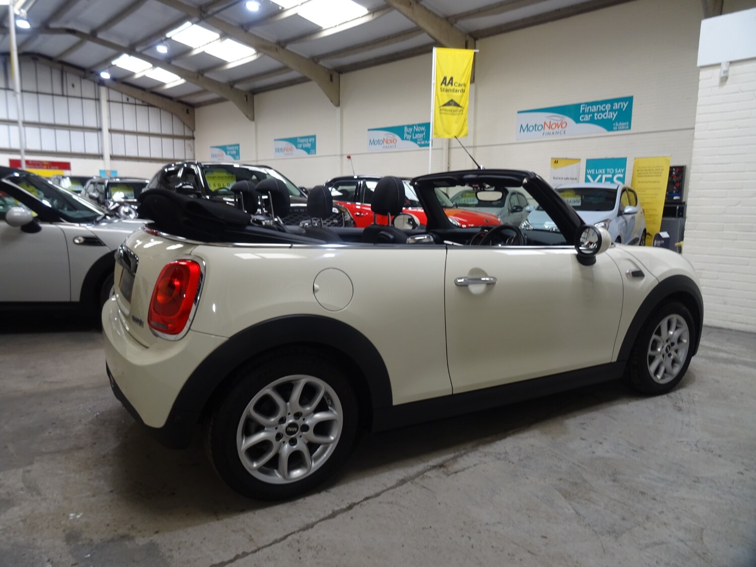 Used MINI Convertible 2017 for sale - 77934106: Photo 8