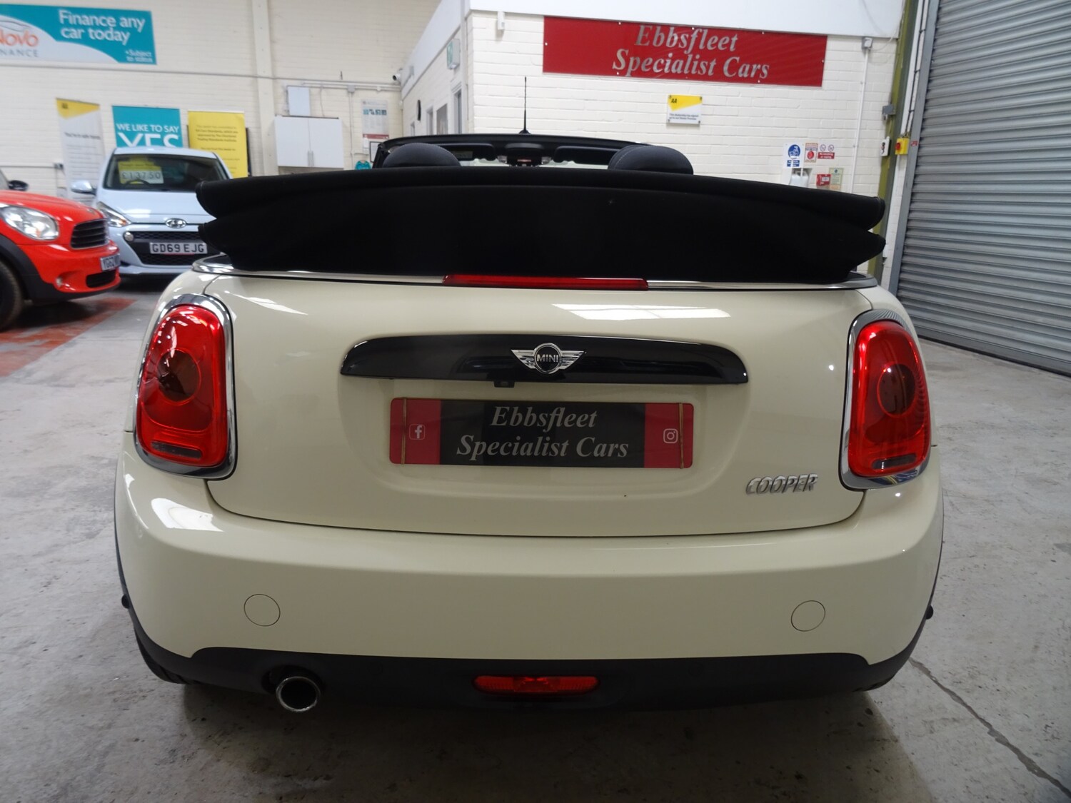 Used MINI Convertible 2017 for sale - 77934106: Photo 9