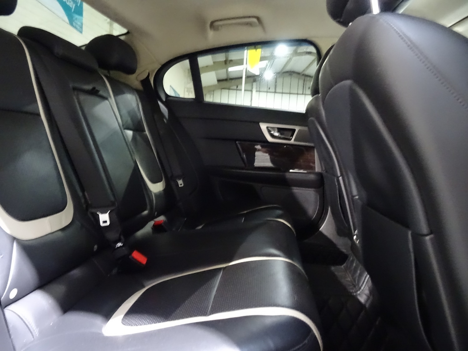 Used Jaguar XF 2013 for sale - 77312507: Photo 5