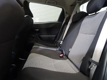 Used Toyota Yaris 2013 for sale - 77045990: Photo