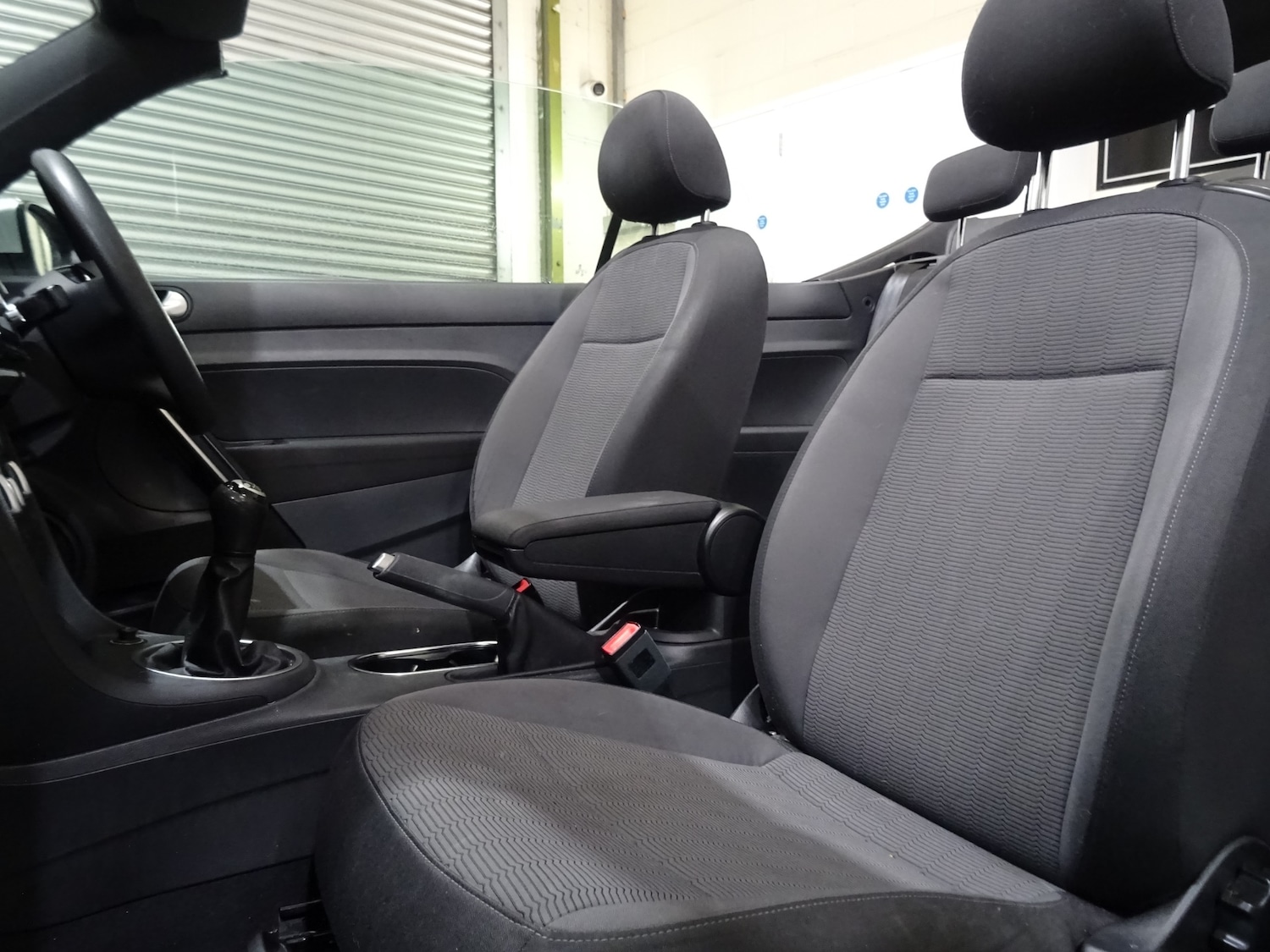 Used Volkswagen Beetle 2014 for sale - 76374068: Photo 2