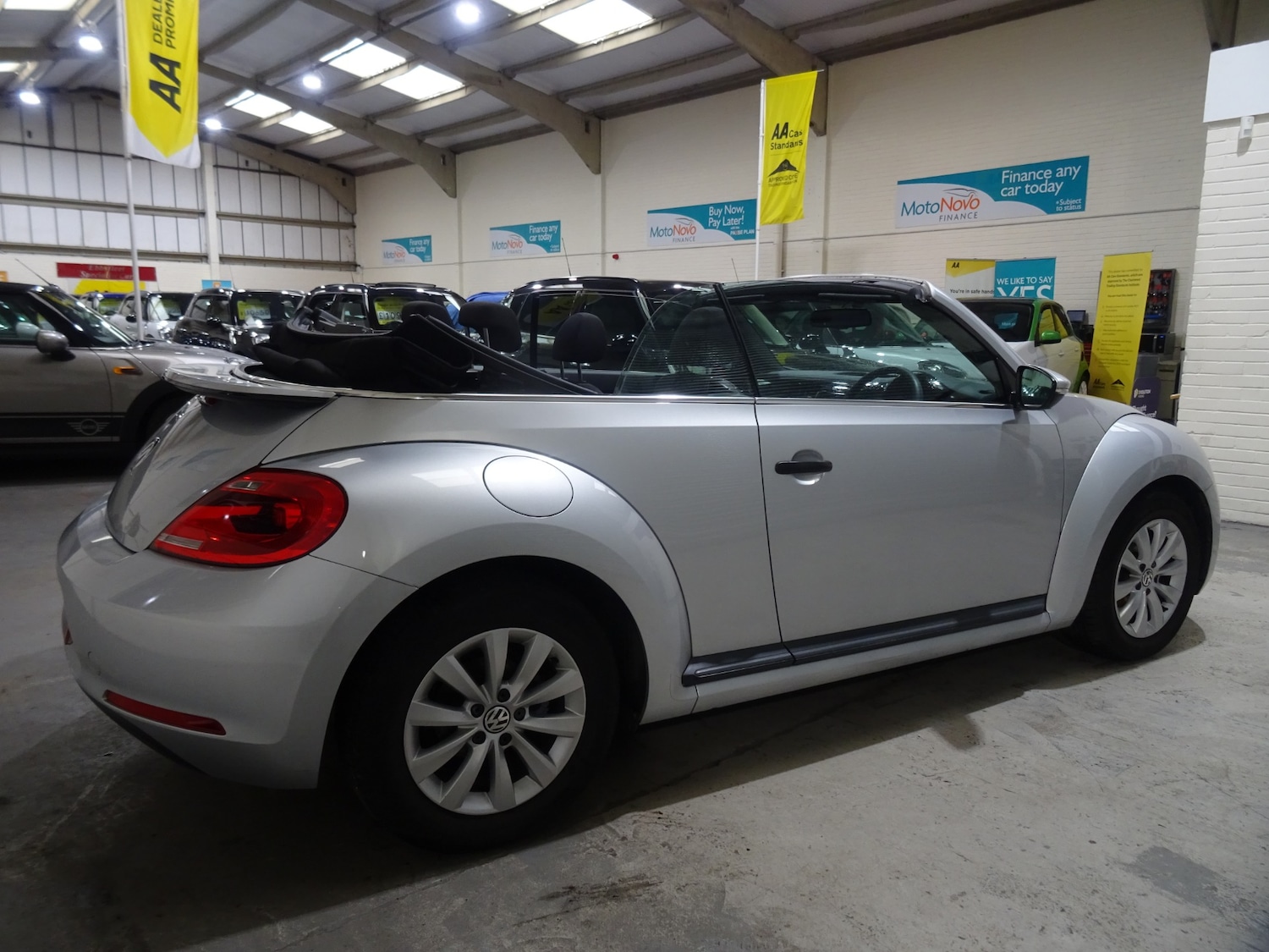 Used Volkswagen Beetle 2014 for sale - 76374068: Photo 5