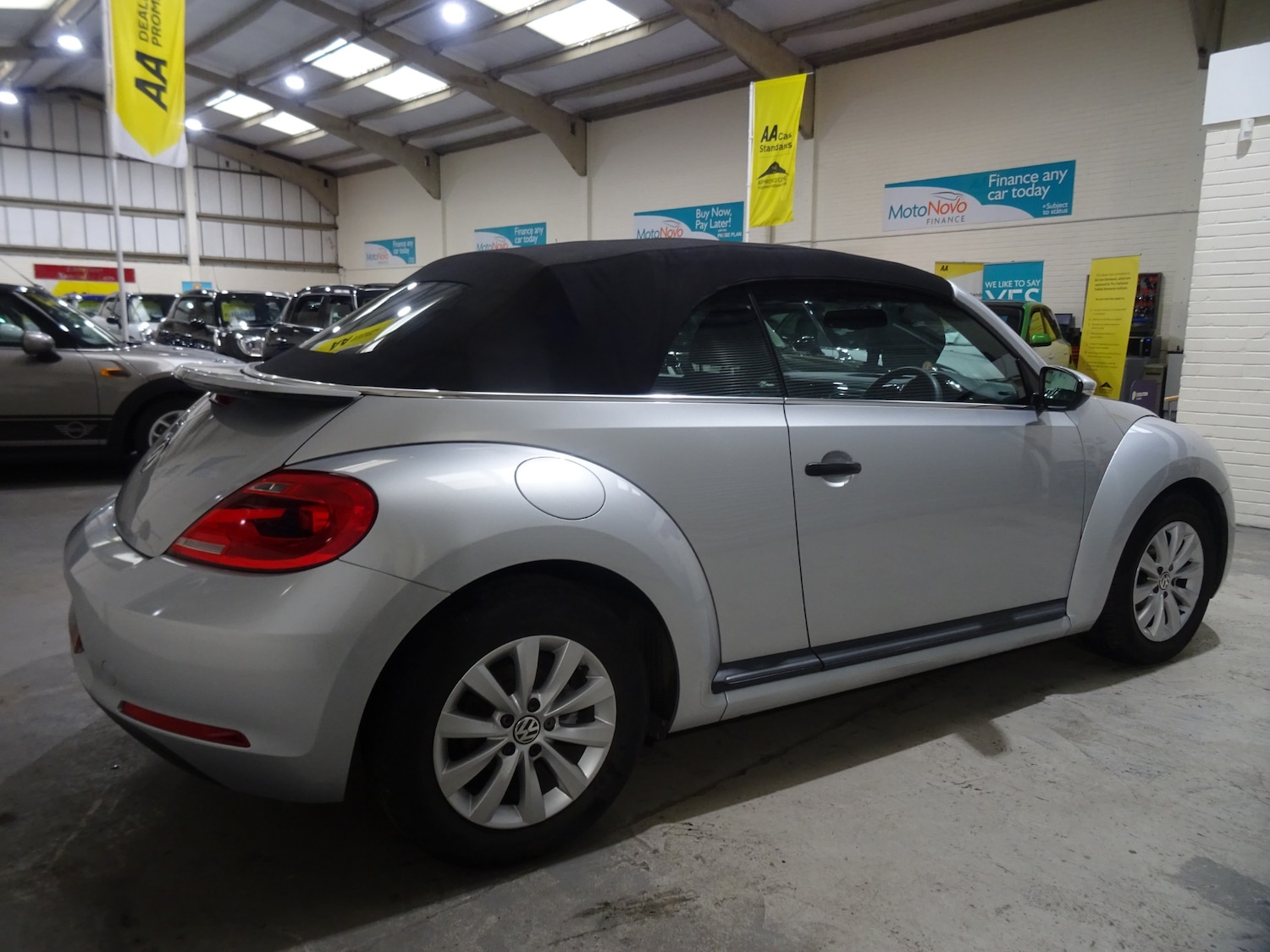 Used Volkswagen Beetle 2014 for sale - 76374068: Photo 9