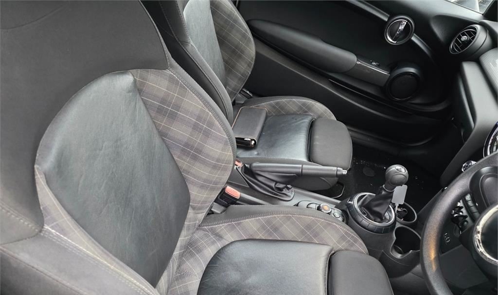 Used MINI Convertible 2016 for sale - 77617574: Photo 2