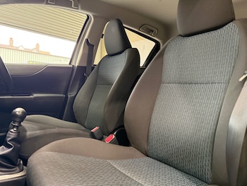 Used Toyota Yaris 2012 for sale - 79559428: Photo