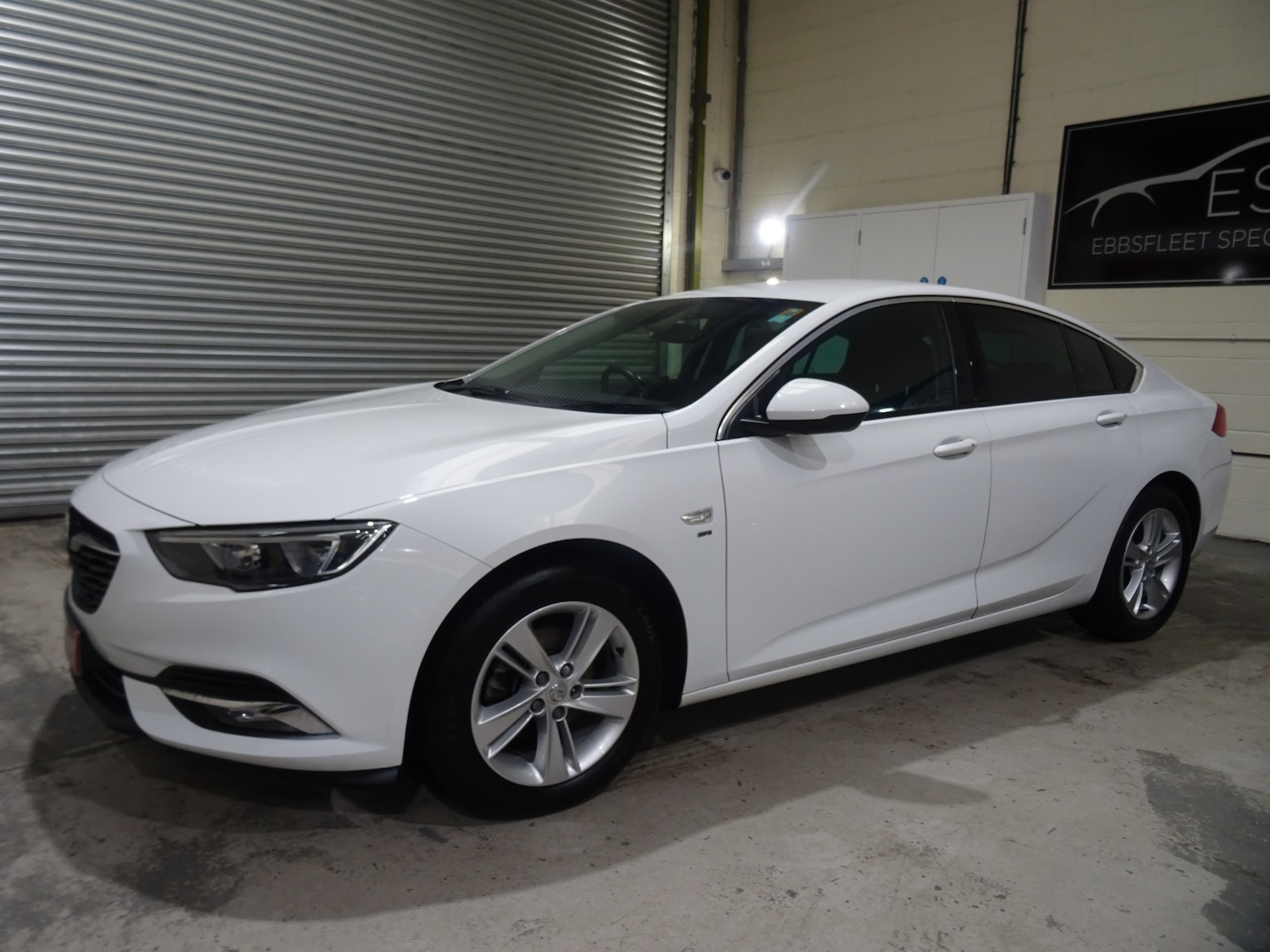 Used Vauxhall Insignia 2017 for sale - 76393478: Photo 9